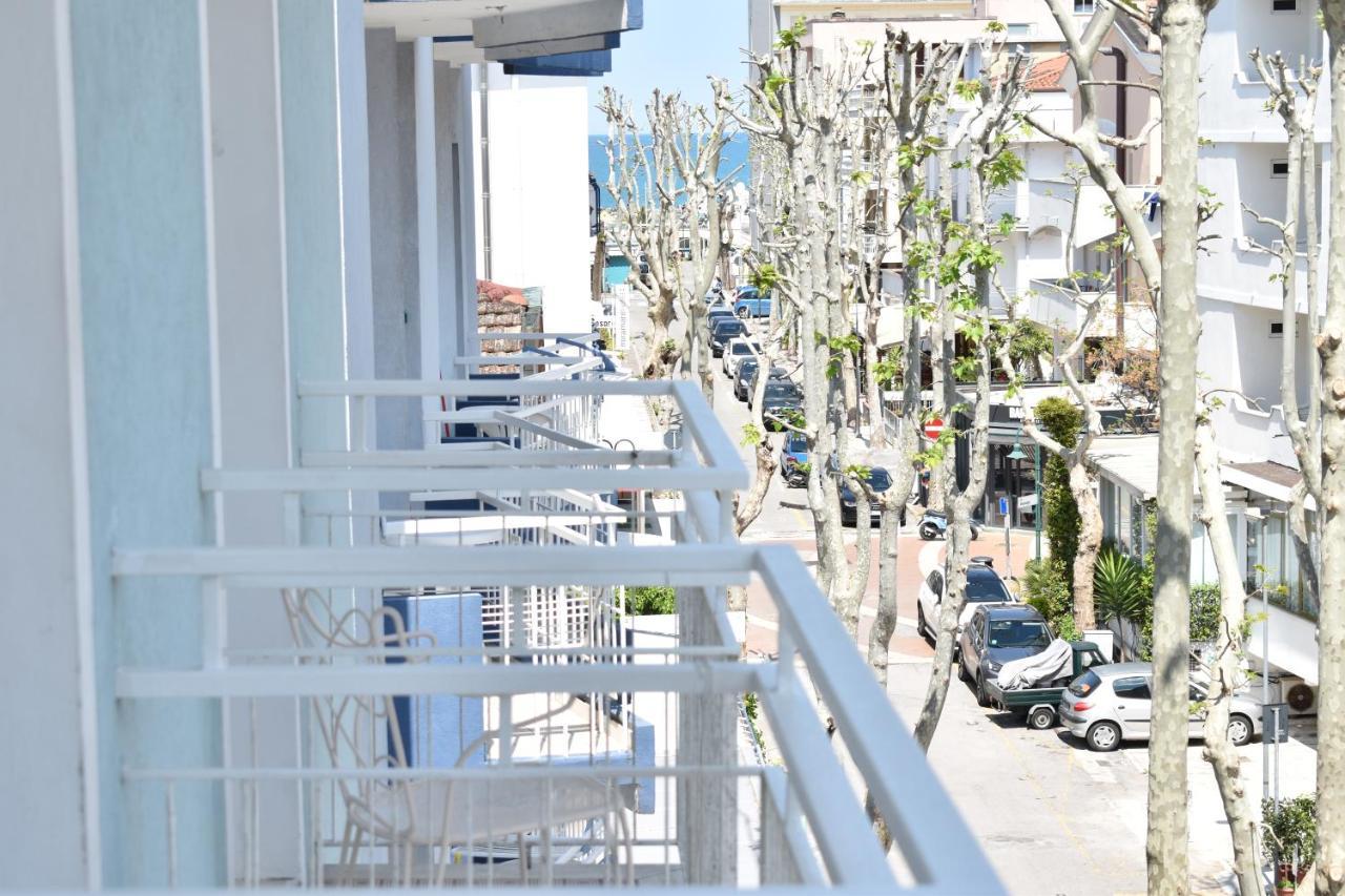 Hotel Ginevra E Residence Cattolica Exteriér fotografie